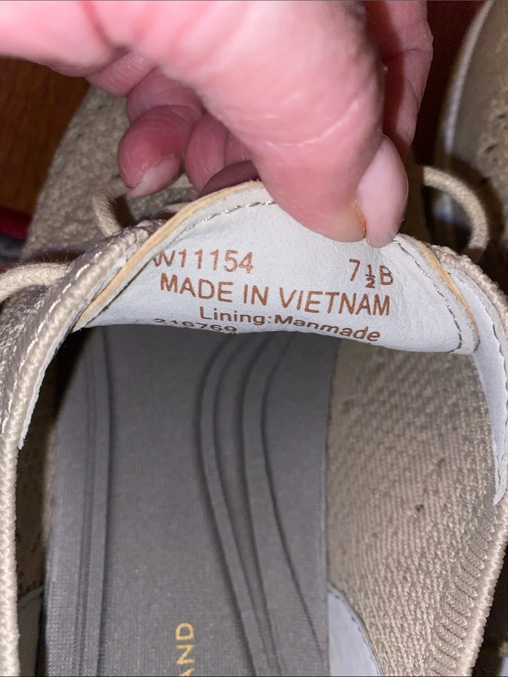 Cole Haan Knit Lace-Up Sneakers in Light Beige with Gold Accent EXCELLENT Cond.